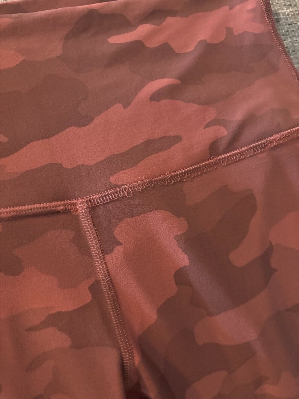 Lululemon High Rise Crop - Picture 4 of 5